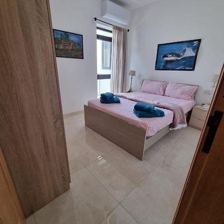 סיינט פול ביי Modern Three Bedroom Apartment In Center Bugibba מראה חיצוני תמונה